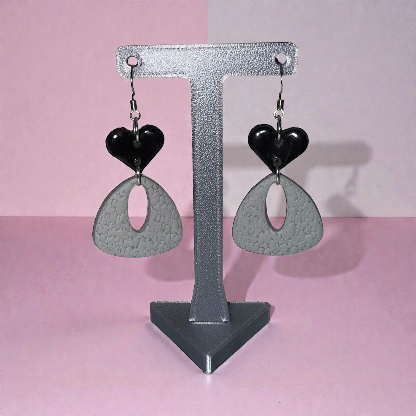 Monochrome Pulse Drops