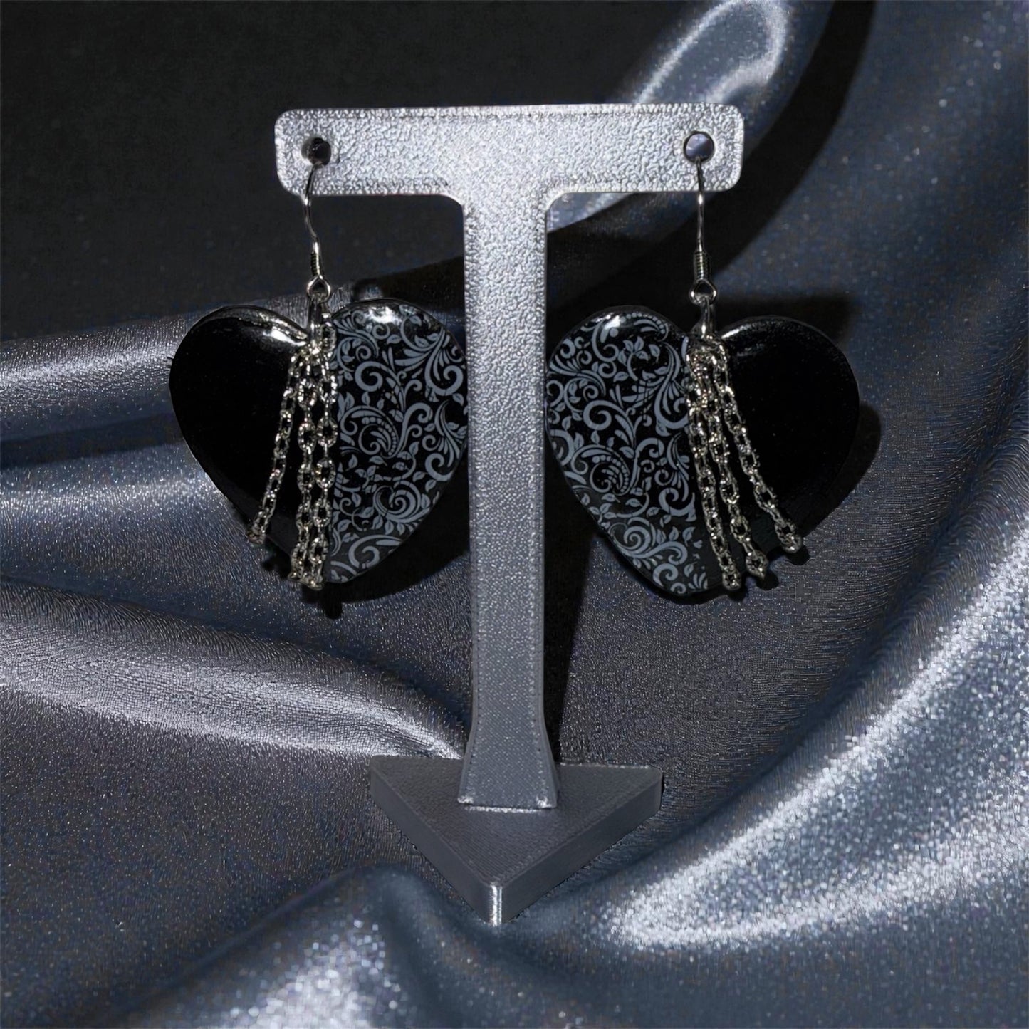 Baroque Noir Heart Drops