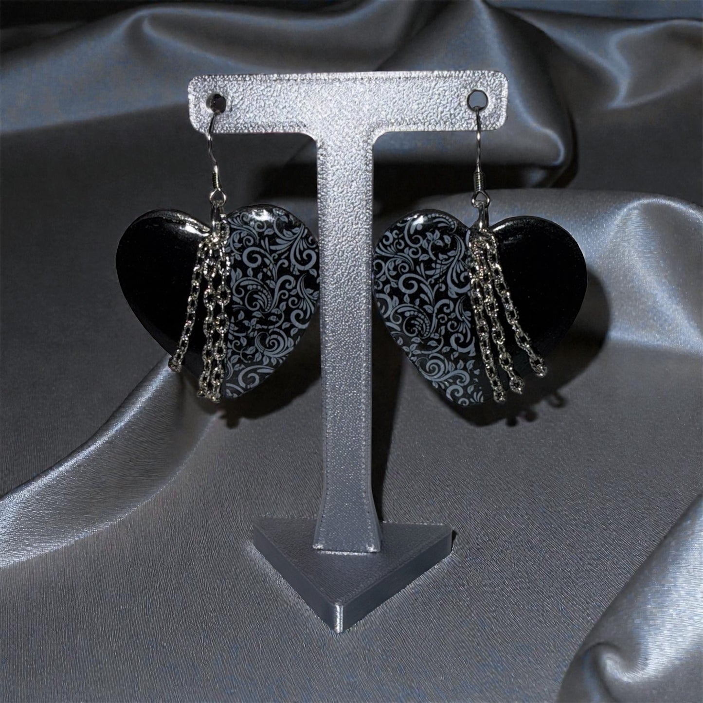 Baroque Noir Heart Drops